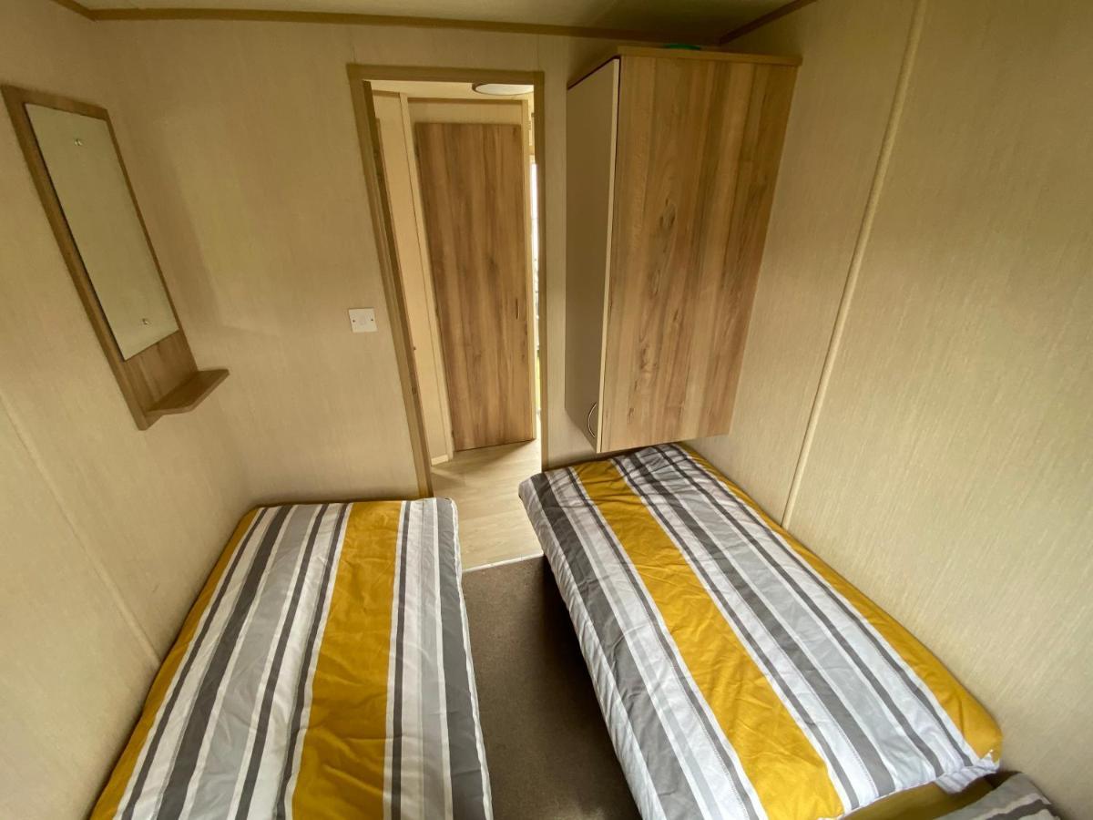 3 Bed 8 Berth Caravan In California Cliffs - M1 غريت يورماوث المظهر الخارجي الصورة