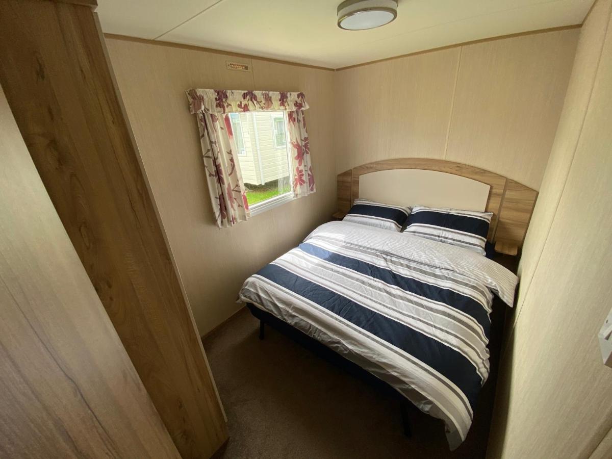 3 Bed 8 Berth Caravan In California Cliffs - M1 غريت يورماوث المظهر الخارجي الصورة